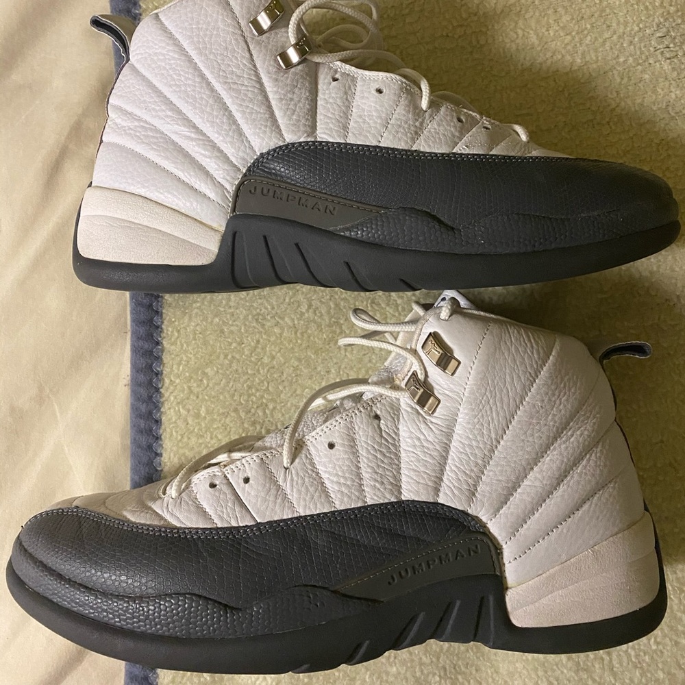 Air Jordan retro XII flint grey size 13 2003